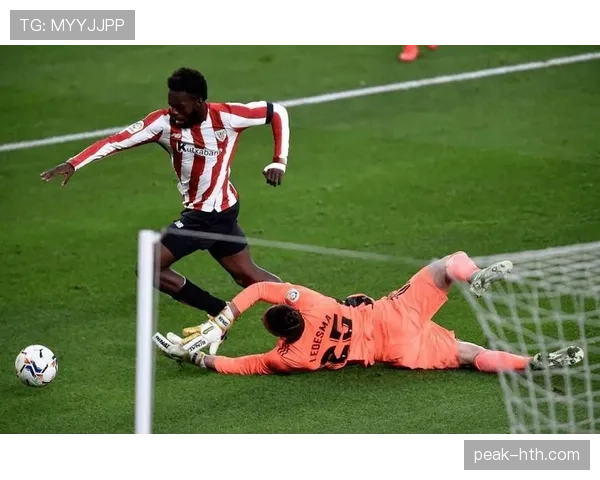 萨拉戈萨边路进攻表现稳健，战术执行清晰