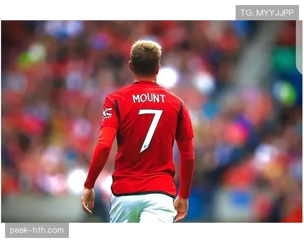 曼联防线失误频繁引发争议,对赛季稳定性形成明显制约